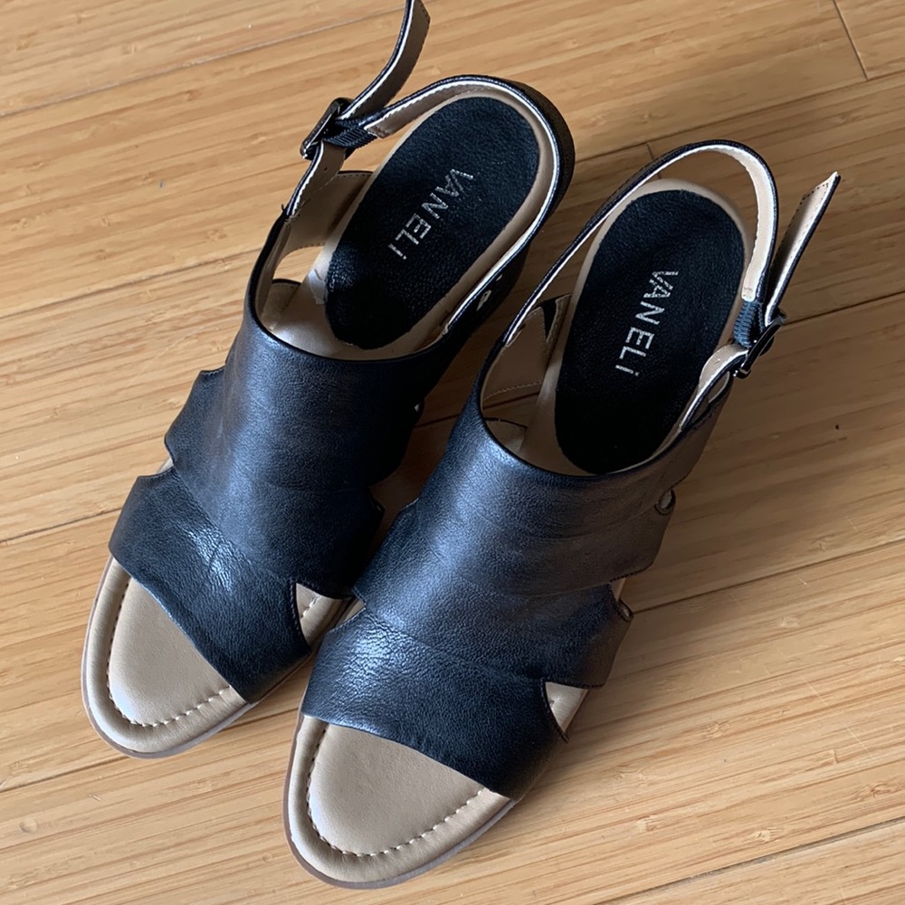 VANELI black stack heel sling back. 10N